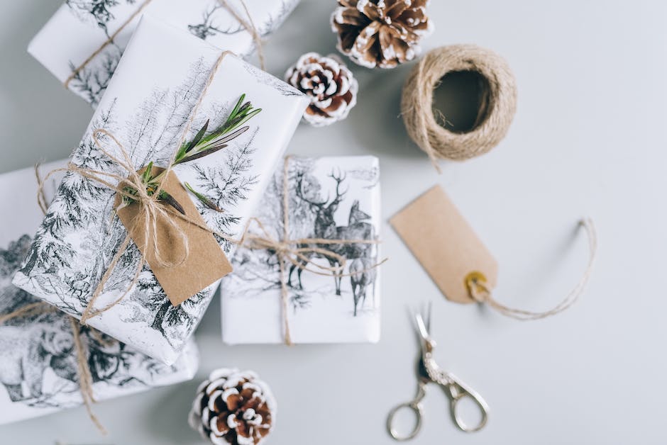  Christkind bringt Weihnachtsgeschenke nach Spanien